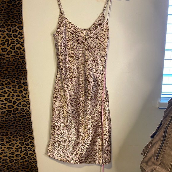 Lasenza leopard slip on dress with pink ribbon - Picture 1 of 7